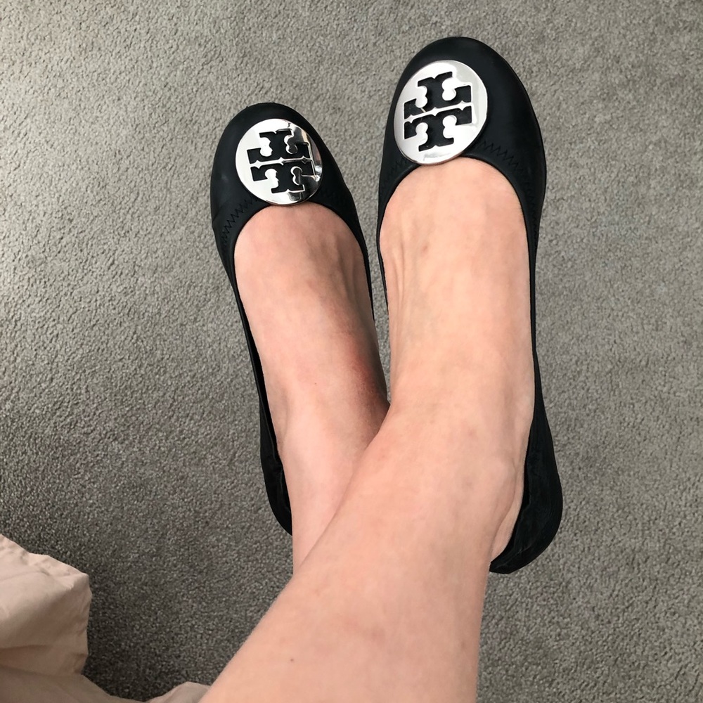 Tory burch black leather flat shoes